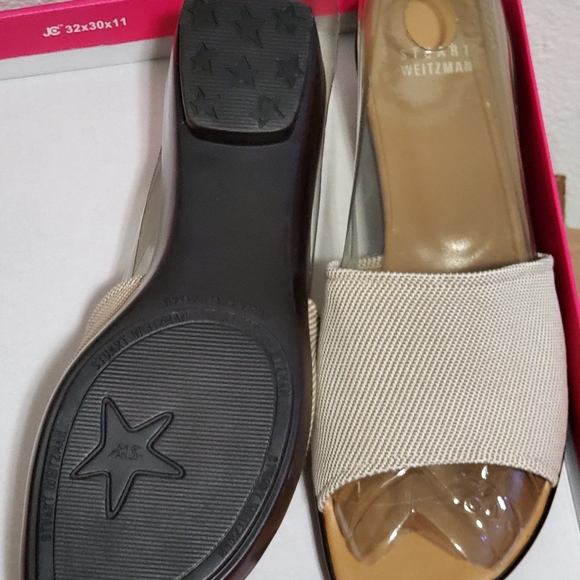 Clothes - Picture 4 of 8